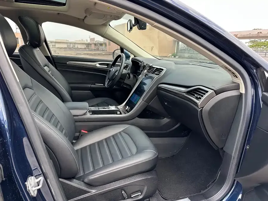 Ford Mondeo 2018 Mondeo EcoBoost 180 Comfort Edition 2022 — миниатюра 4