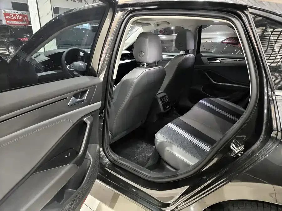 Volkswagen Sagitar 2024 Sagitar 300TSI DSG Flying Edition 2024 — миниатюра 2