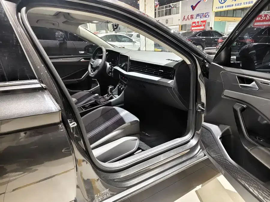 Volkswagen Sagitar 2024 Sagitar 300TSI DSG Flying Edition 2024 — миниатюра 3