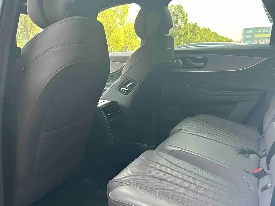 Chery Tiggo 9 Tiggo 9 2025 2.0T Automatic 2WD Premium Edition 5 Seaters 2024 — миниатюра 2