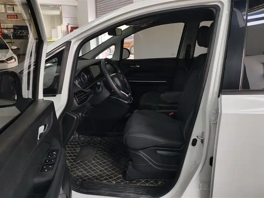 GAC Trumpchi M6 Trumpchi M6 2021 270T DCT Elite Edition (seven seats) 2022 — миниатюра 3