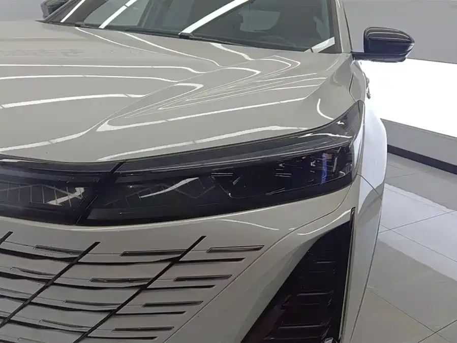 Changan CS75PLUS Changan CS75PLUS 2024 Third Generation Champion Edition 1.5T Smart Driving and Navigation Edition 2024 — миниатюра 2
