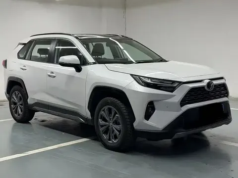 Toyota RAV4 2025 купить в Москве