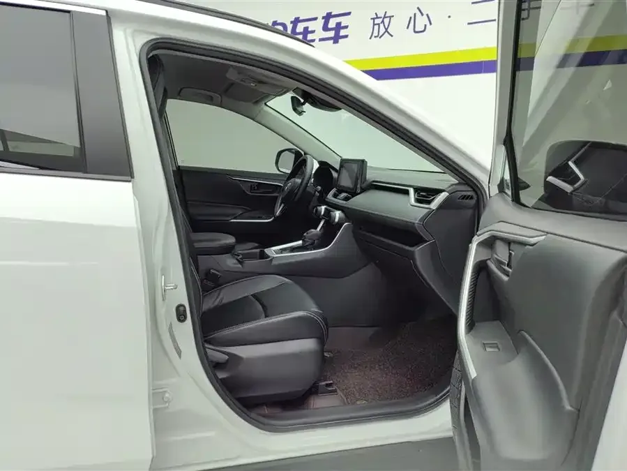 Toyota RAV4 RAV4 Rongfang 2022 2.0L CVT 2WD Urban Edition 2022 — миниатюра 4