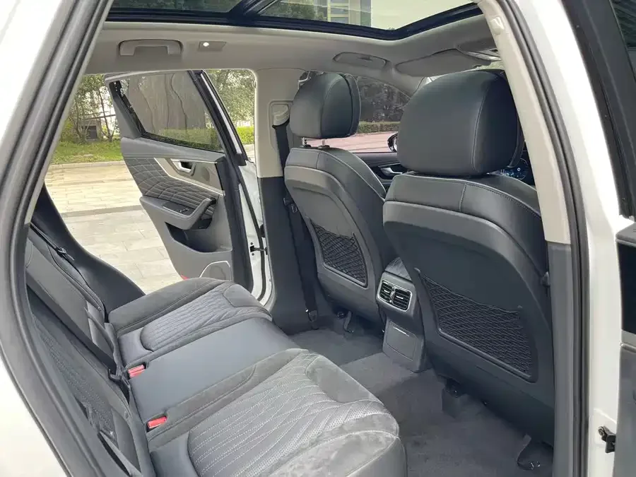 Hongqi HS5 Hongqi HS5 2022 2.0T Zhilian Qixiang 4WD Edition 2022 — миниатюра 4