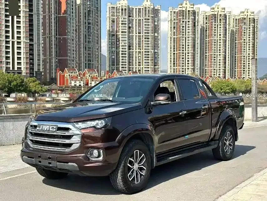 Jiangling Domain Tiger 7 Yuhu 7 2023 2.0T automatic diesel two-wheel drive comfort type long axis 2023 — фото 1, купить с доставкой в Москву