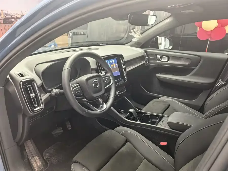 Volvo C40 2024 Long Range PRO 2024 — миниатюра 2