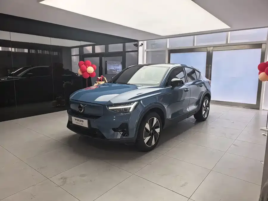 Volvo C40 2024 Long Range PRO 2024 — фото 1, купить с доставкой в Москву