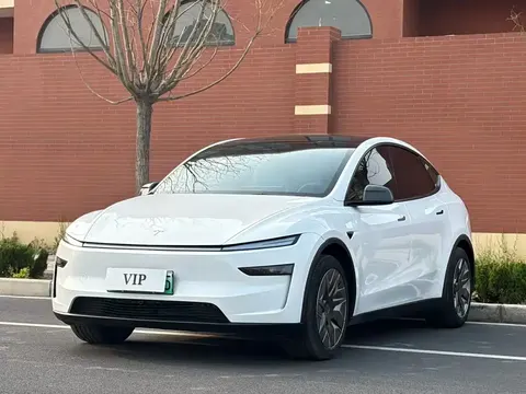 Tesla Model YL 2025 купить в Москве