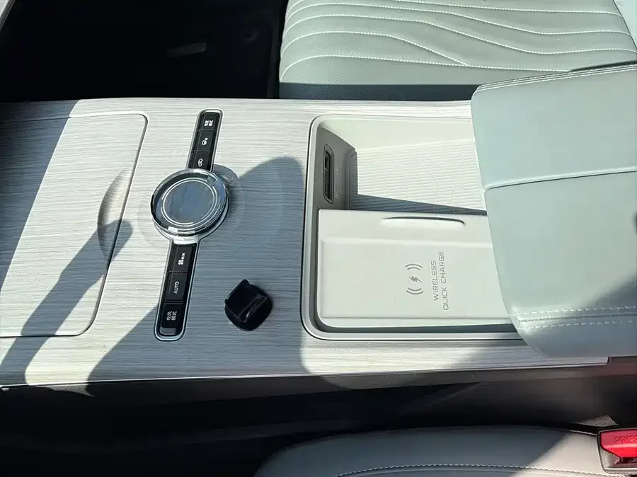 Geely Galaxy E8 Galaxy E8 2024 665km RWD Starship Long Range Edition 2024 — миниатюра 5