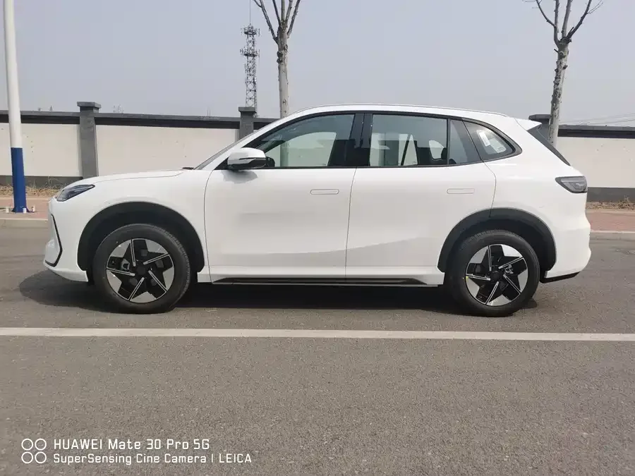 Geely Galaxy E5 Galaxy E5 2026 530km Explorer Edition 2026 — миниатюра 3