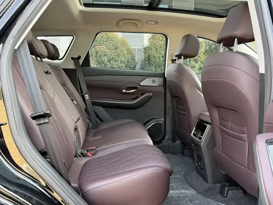 Jetour X90 PRO JETOUR X90 PRO 2024 1.6T DCT Luxury Edition 7 Seaters 2024 — миниатюра 4