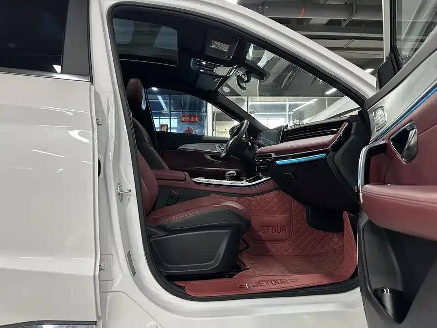 Jetour X70 PLUS JETOUR X70 PLUS 2023 1.5T DCT Brave PLUS 5-seater 2023 — миниатюра 5
