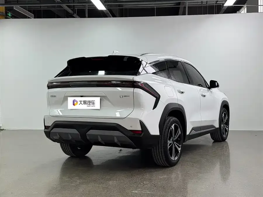 Geely Galaxy L7 Galaxy L7 2025 EM-i 115km Exploration+ Edition 2025 — миниатюра 3