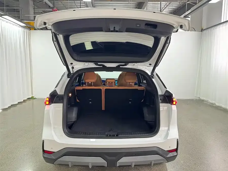 Geely Galaxy L7 Galaxy L7 2025 EM-i 115km Exploration+ Edition 2025 — миниатюра 4