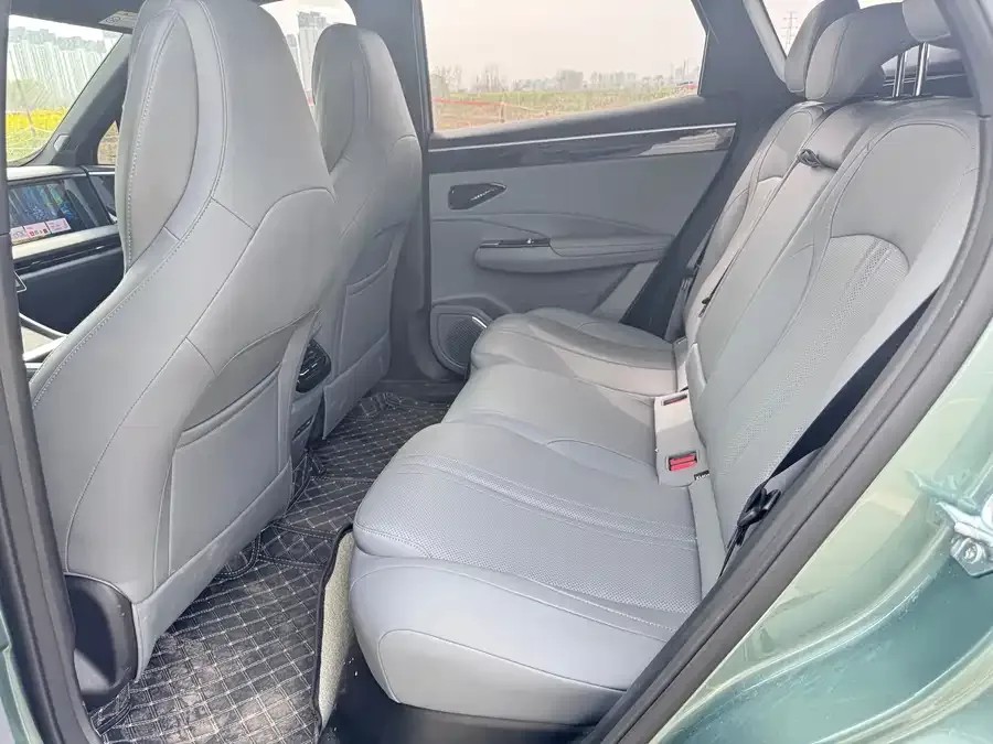Geely Galaxy L7 Galaxy L7 2025 EM-i 115km Exploration+ Edition 2025 — миниатюра 2