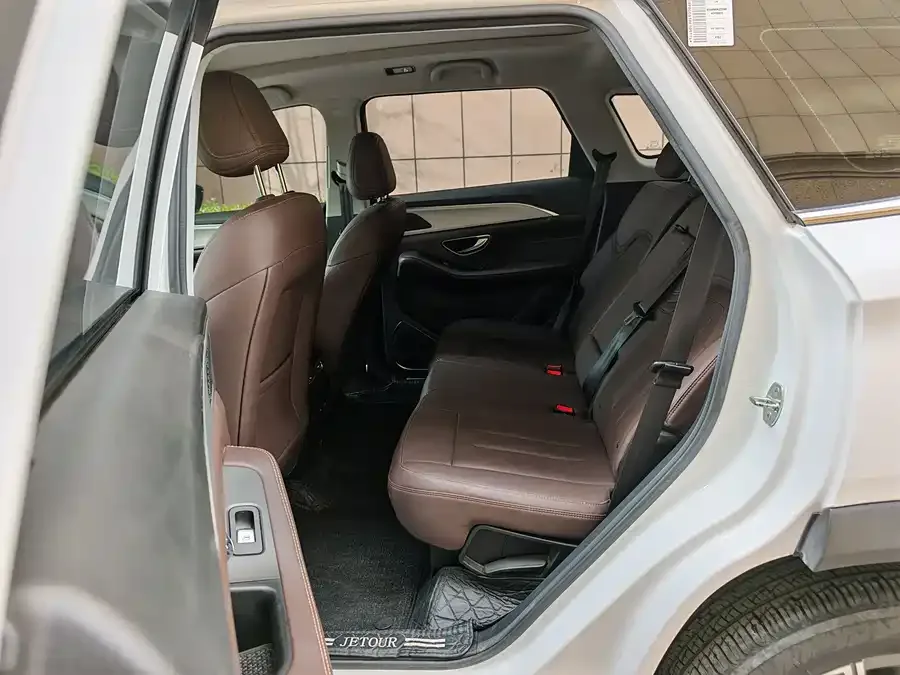 Jetour X90 PLUS JETOUR X90 PLUS 2023 1.6TD DCT Villa 5 Seaters 2024 — миниатюра 3
