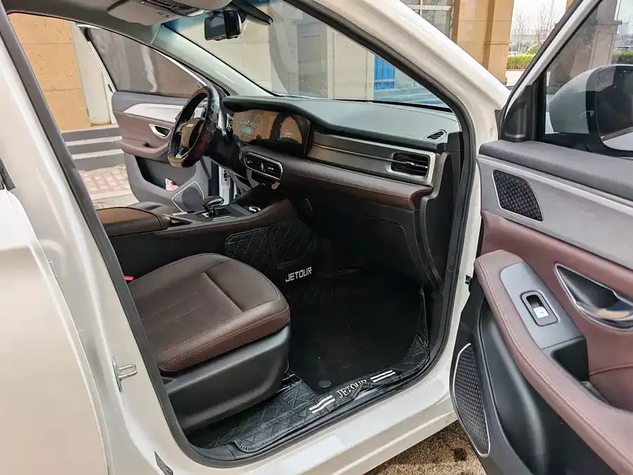 Jetour X90 PLUS JETOUR X90 PLUS 2023 1.6TD DCT Villa 5 Seaters 2024 — миниатюра 4