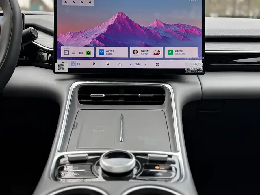 Geely Galaxy L6 Galaxy L6 2025 EM-i 140km Starship Edition 2025 — миниатюра 4