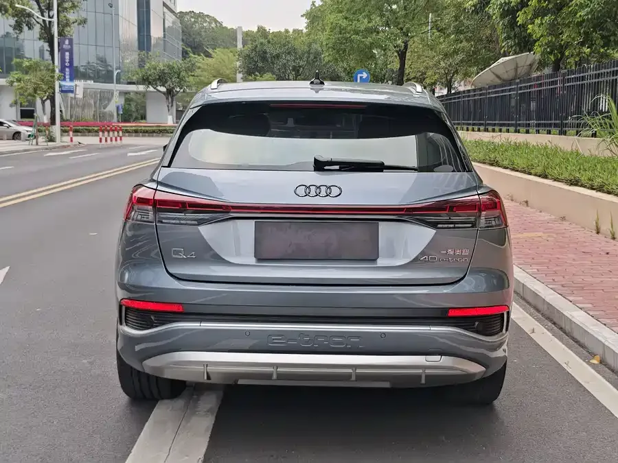 Audi Q4 e-tron 2024 40 e-tron Creative Edition 2024 — миниатюра 2