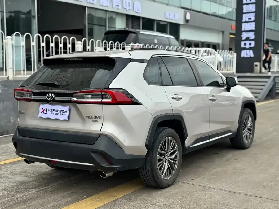 Toyota Wildlander Wildlander 2023 2.0L CVT 4WD Luxury PLUS Edition 2023 — миниатюра 2