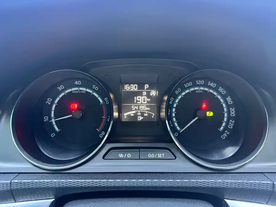 Skoda Kamiq Komic 2022 1.5L automatic comfort version 2022 — миниатюра 5