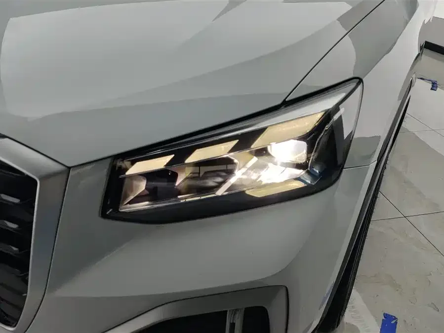 Audi Q2L 2022 35 TFSI Enterprising and Elegant Model 2023 — миниатюра 2