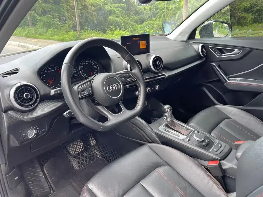 Audi Q2L 2022 35 TFSI aggressive and dynamic model 2022 — миниатюра 5