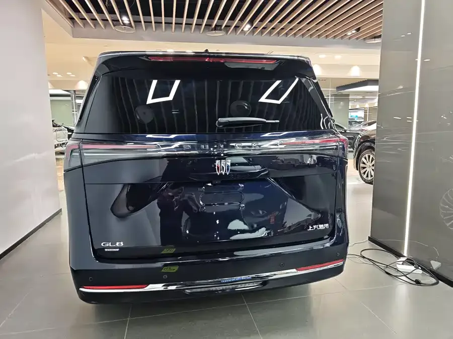 Buick GL8 New Energy Buick GL8 PHEV 2025 Land Cruiser Premium Edition 2025 — миниатюра 2