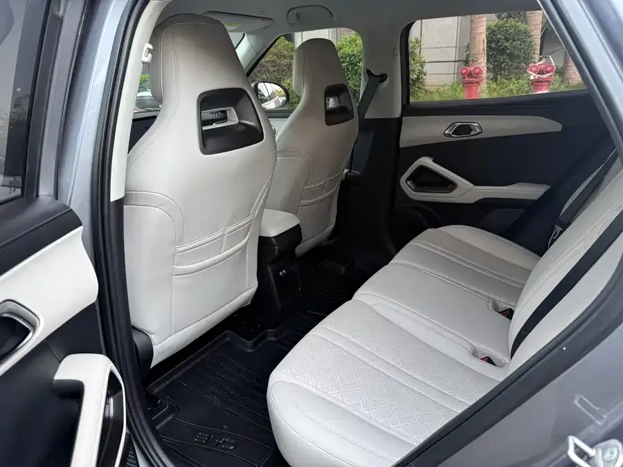 BYD Yuan UP Yuan UP 2024 401KM Leading Model 2024 — миниатюра 2