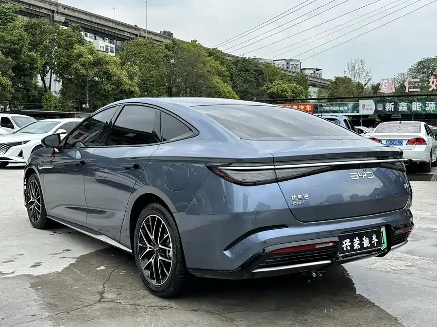 BYD seal Haibao 2024 Glory Edition DM-i 1.5L 121km Premium Edition 2024 — миниатюра 2