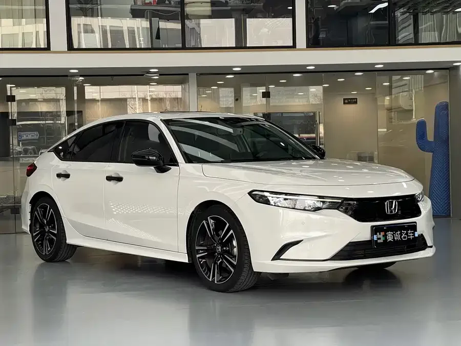 Honda Integra Stylish 2023 HATCHBACK 240TURBO CVT Magic NightDeluxe Edition 2023 — миниатюра 3