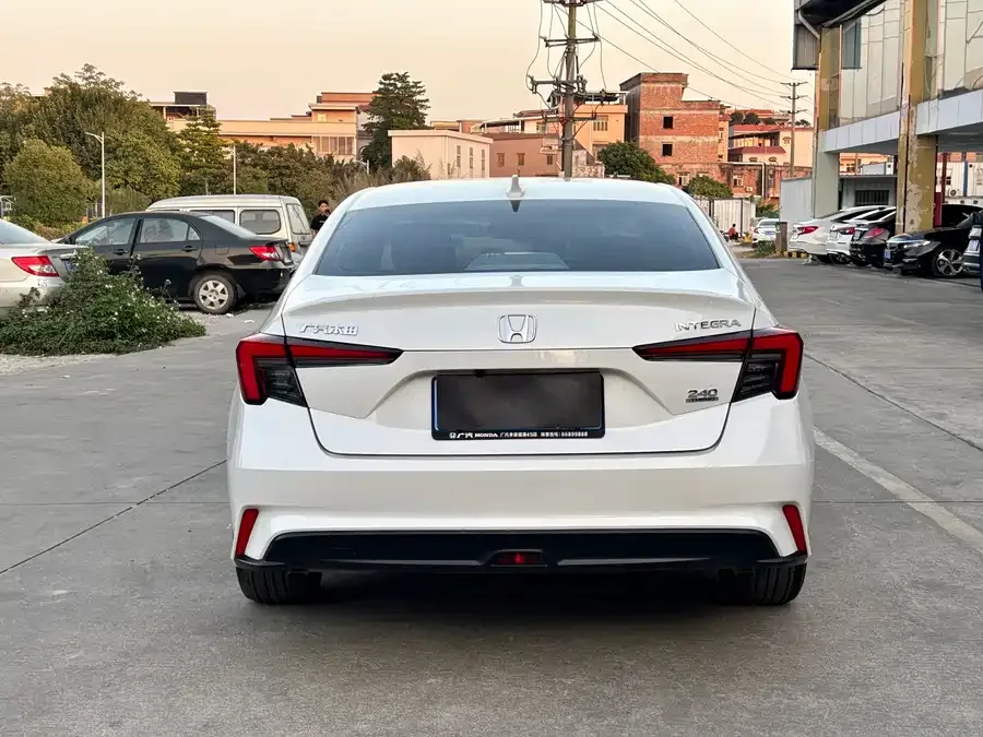 Honda Integra Stylish 2023 240TURBO CVT Deluxe Edition 2024 — миниатюра 2