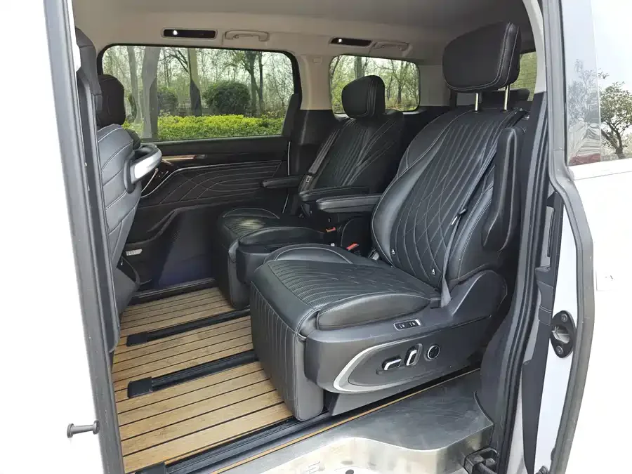 Maxus G90 2022 2.0T Galaxy seven-seater version 2022 — миниатюра 5