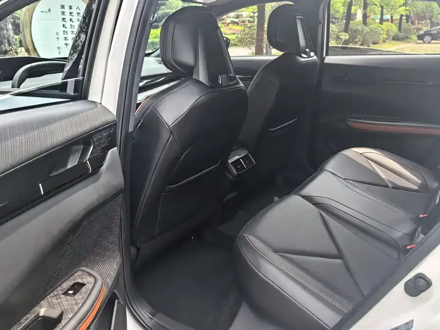 Changan UNI-V Smart Electric iDD Changan UNI-V iDD 2023 iDD 1.5T 113km Smart Cool Edition 2023 — миниатюра 4