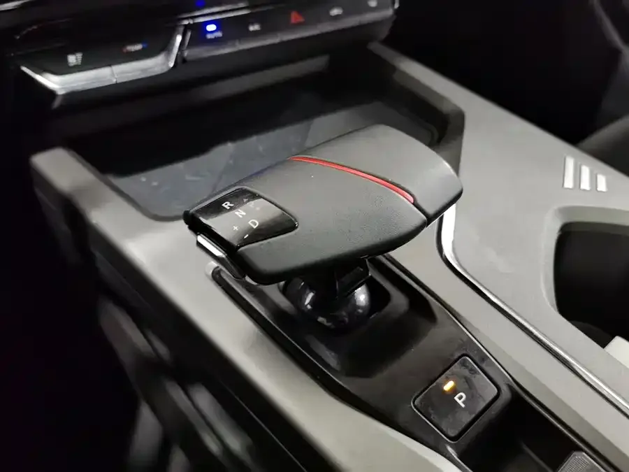 Oshan X5 PLUS Changan Auchan X5 PLUS 2023 1.5T DCT Enjoyment Model 2024 — миниатюра 4