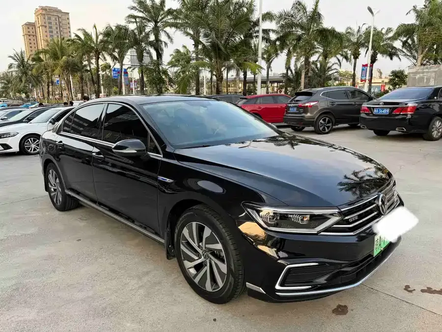 Volkswagen Magotan GTE plug-in hybrid Magotan GTE plug-in hybrid 2022 GTE luxury model 2022 — миниатюра 3