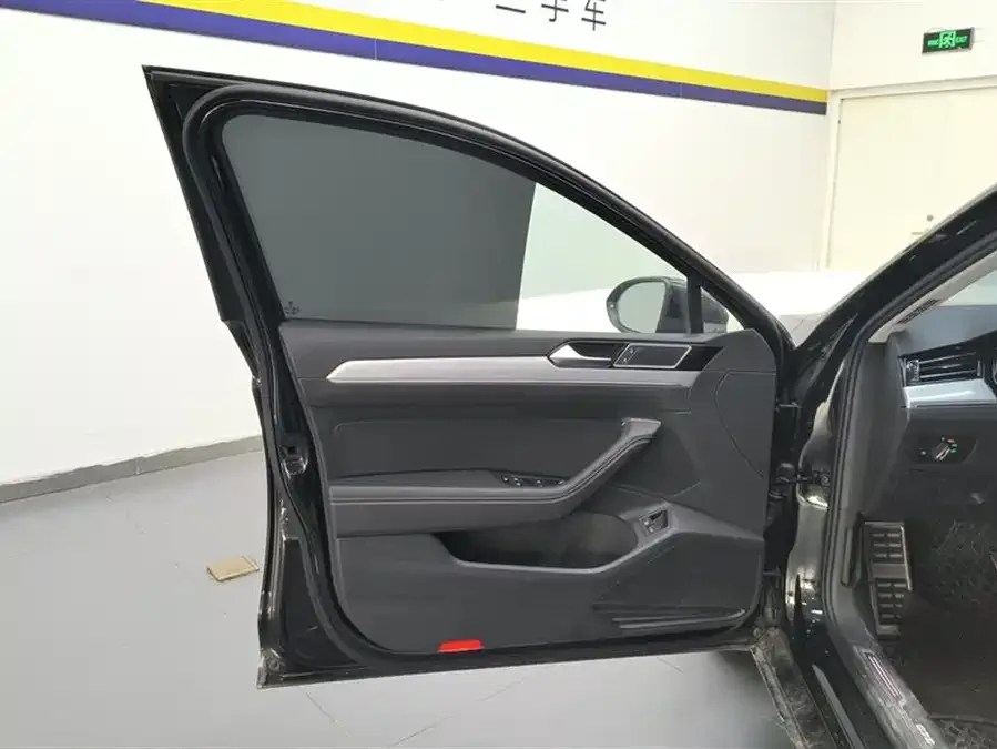Volkswagen Magotan GTE plug-in hybrid Magotan GTE plug-in hybrid 2022 GTE luxury model 2023 — миниатюра 4
