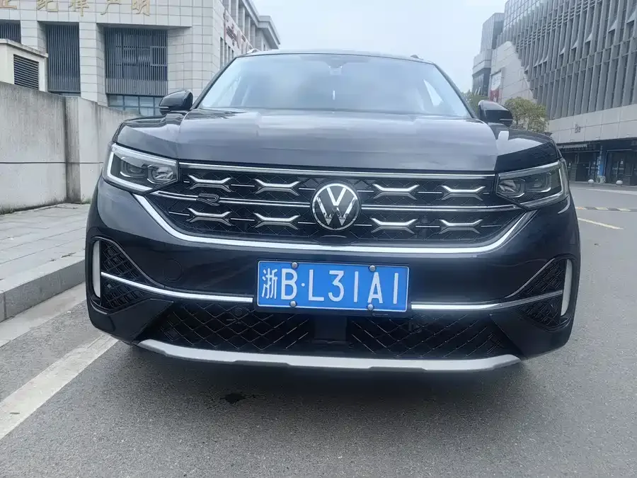 Volkswagen Tayron X Tanyue X 2023 330TSI 2WD Premium High-Energy Edition 2023 — миниатюра 3