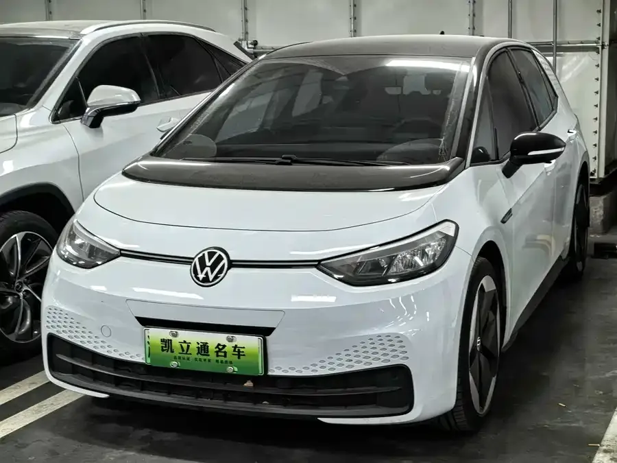 Volkswagen ID.3 Volkswagen ID.3 2023 Upgraded Pure Smart Edition 2024 — фото 1, купить с доставкой в Москву