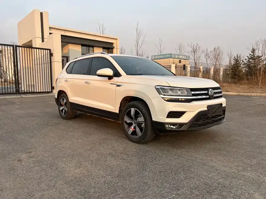 Volkswagen Tiguan (Tharu) Tuyue 2022 280TSI 2WD Luxury Edition 2023 — миниатюра 3