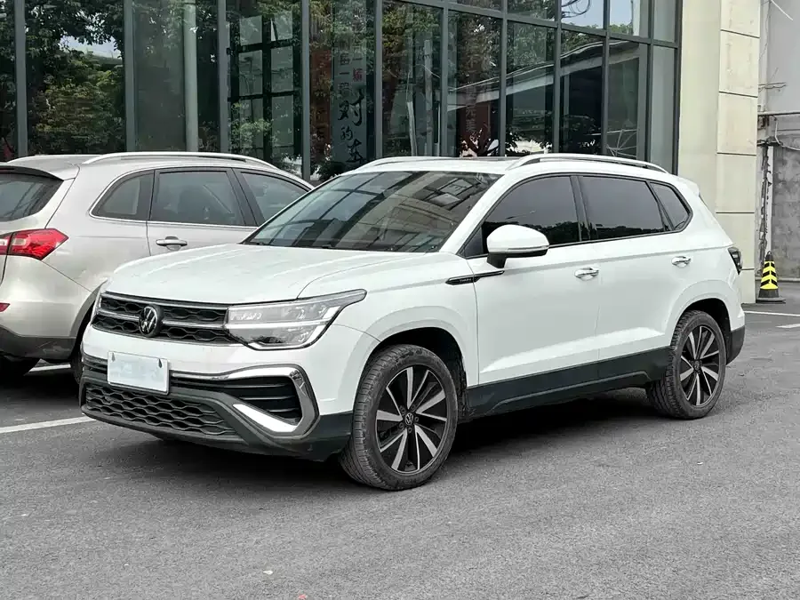 Volkswagen Tiguan (Tharu) 2023 Tuyue 300TSI 2WD Bright Moon Edition 2023 — фото 1, купить с доставкой в Москву