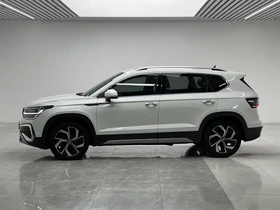 Volkswagen Tiguan (Tharu) Tuyue 2023 300TSI 2WD Full Moon Edition 2024 — миниатюра 2