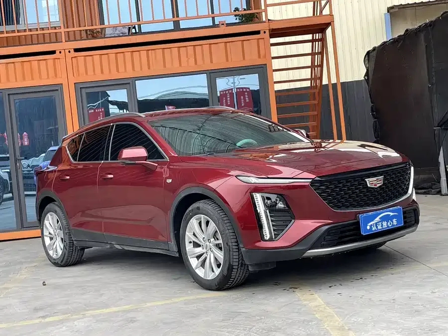 Cadillac GT4 2023 25T Fashion Edition 2024 — миниатюра 3
