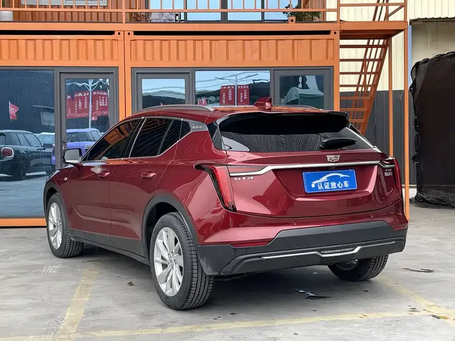 Cadillac GT4 2023 25T Fashion Edition 2024 — миниатюра 4