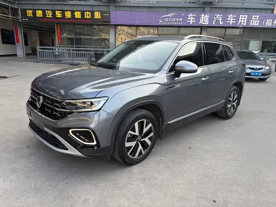 Volkswagen Tayron Tanyue 2023 330TSI 2WD Luxury Plus Advanced Edition 2023 — фото 1, купить с доставкой в Москву
