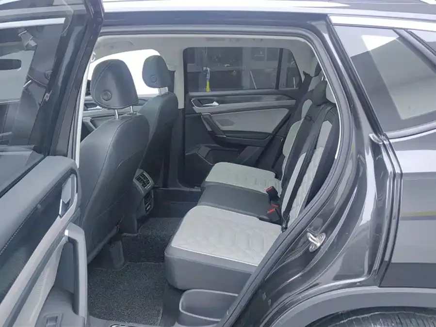 Volkswagen Tayron Tanyue 2023 330TSI 2WD Luxury Plus Advanced Edition 2023 — миниатюра 5