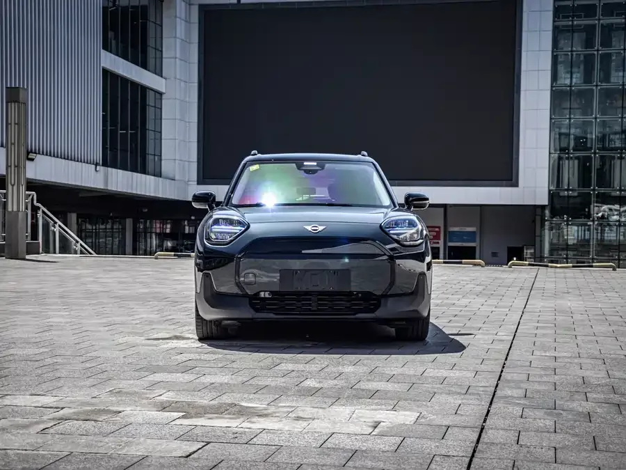 MINI Electric ACEMAN Electric MINI ACEMAN 2024 E Classic 2024 — миниатюра 3
