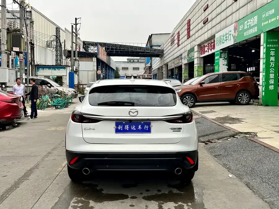 Mazda CX-4 2021 2.0L Automatic 2WD Blue Sky Vitality Edition 2023 — миниатюра 2