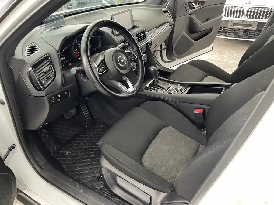 Mazda CX-4 2021 2.0L Automatic 2WD Blue Sky Vitality Edition 2022 — миниатюра 2